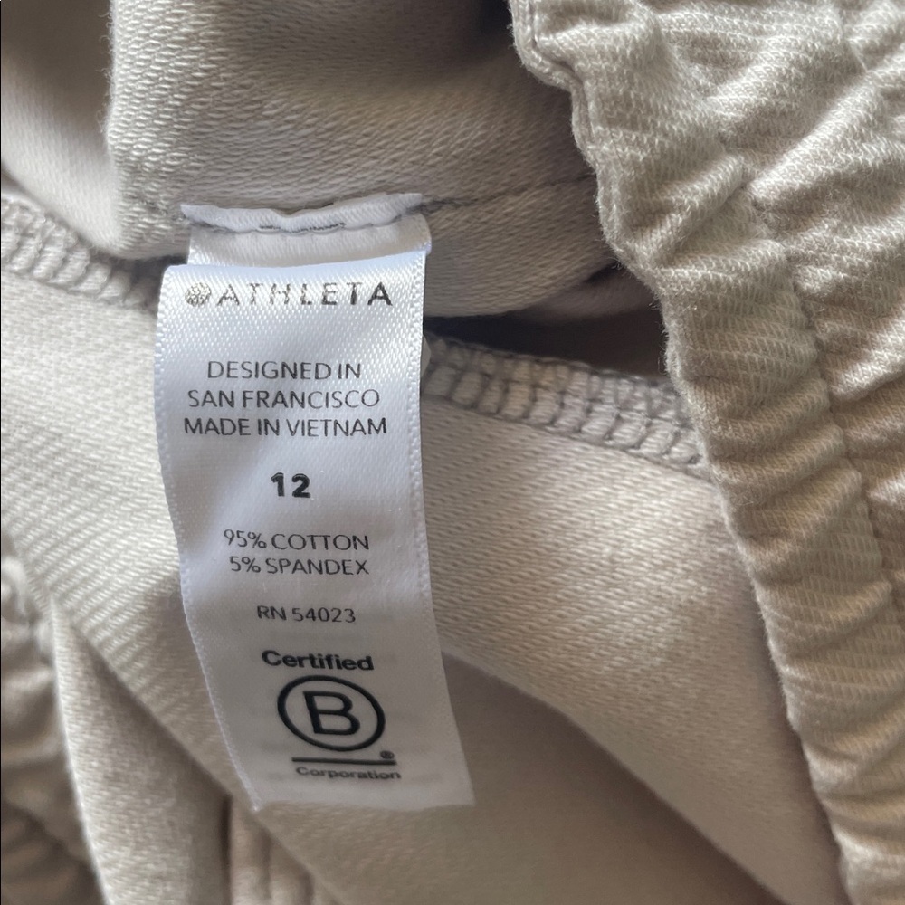 Athleta Men’s Birch Grey Farallon 9” Bermuda Shorts UPF50+ w/ Pockets - Size 12 - Picture 6 of 8